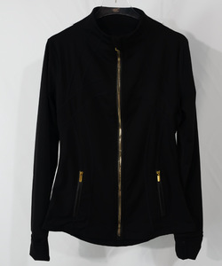 Chaqueta de yoga cremosa personalizable para mujer con cremallera completa - Chaqueta deportiva ajustada con cremalleras doradas, elástica para gimnasio y uso diario - Product Image 5