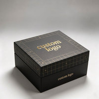 Caja Magnética Negra Reciclable Personalizada con Inserto de Espuma y Logotipo Dorado para Empaque de Perfume Premium
