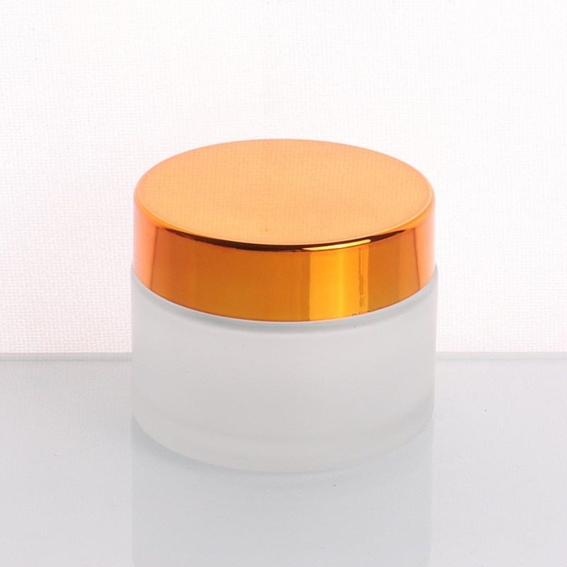 โถพร้อมฝาทอง