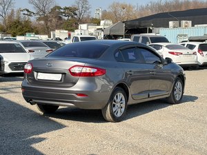 Berline compacte d'occasion coréenne grise 2016 SM3 essence automatique, faible kilométrage, abordable, pour l'exportation - Product Image 2