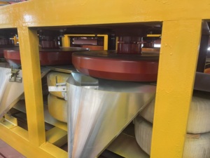 Industriële mijnbouwmachines Hoge Gauss 3-delige automatische schijf droge magnetische scheider met motor, gebruikt in rutiel en zirkoon - Product Image 5