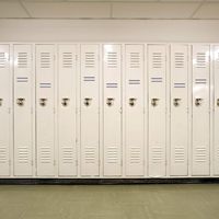 Étiquettes magnétiques pour boîtes à outils en gros, protecteurs en plastique, étiquettes d'étagère, supports d'étiquettes magnétiques en forme de C pour étagères et bacs