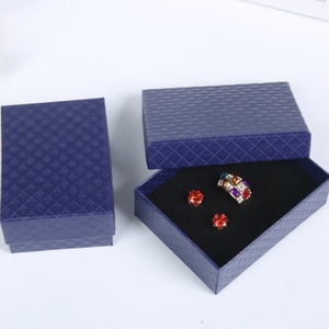 Coffret à bijoux en papier avec logo personnalisé, doublure en éponge tendance, finition mate, pour bague/boucles d'oreilles/collier, emballage cadeau, plusieurs couleurs - Product Image 5
