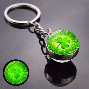 Custom Glowing Four Leaf Grass Clover Keychain Night Glow Lucky Crystal Ball Keychain Irish St. Patrick's Day Gift
