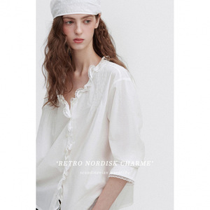 เสื้อเชิ้ตผ้าฝ้าย 100% คอวีลึก แต่งระบาย ปักลายสตรอว์เบอร์รี่ สไตล์โรแมนติก น่ารัก สำหรับผู้หญิง ยี่ห้อ Letm Spring - Product Image 3