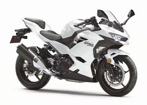 <span class=keywords><strong>Kawasaki</strong></span> <span class=keywords><strong>Ninja</strong></span> <span class=keywords><strong>400</strong></span> 398cc - Transmission à 6 vitesses avec embrayage à débrayage progressif, moto d'entrée de gamme - Product Image 2