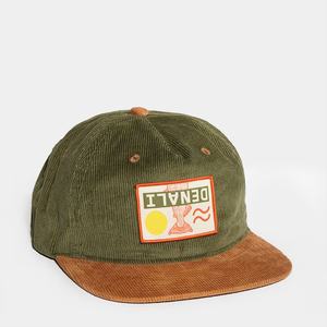 Casquettes personnalisées non structurées en tissu vert avec logo brodé, casquettes snapback en velours côtelé à 5 panneaux - Product Image 4