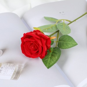Rose artificielle à branche unique, fleur rouge en velours, arrangement pour la Saint-Valentin, décoration pour la maison - Product Image 2