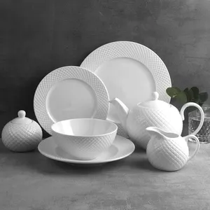 45 stoviglie in rilievo bianco di lusso 32 pezzi set di piatti per la cena pur teiera da tè bianco nuovo set di stoviglie bone china