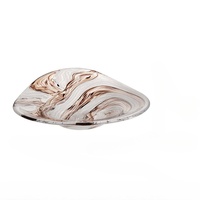 Moderne donkere glazen decoratieve kleine collectie vazen en fruitplateau modellen voor thuis, zachte meubels