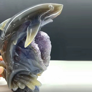 Bán Sỉ Đá Tự Nhiên Chất Lượng Cao Cụm Thạch Anh Tím Chạm Khắc Bằng Tay Cá Mập Ma Quái Đá Mã Não Để Trang Trí Nhà Cửa - Product Image 4