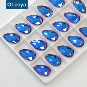 Fabricación de Pedrería de Cristal 5A de la Mejor Calidad, Forma de Lágrima, 10.5*18mm, Color Siam Claro, PS, para Coser en Prendas - Product Image 6