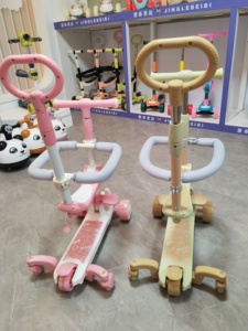 Tricycle multifonctionnel de luxe 6-en-1 pour enfants avec barre de poussée, trottinette à 3 roues pour garçons et filles de 2 à 12 ans - Product Image 4