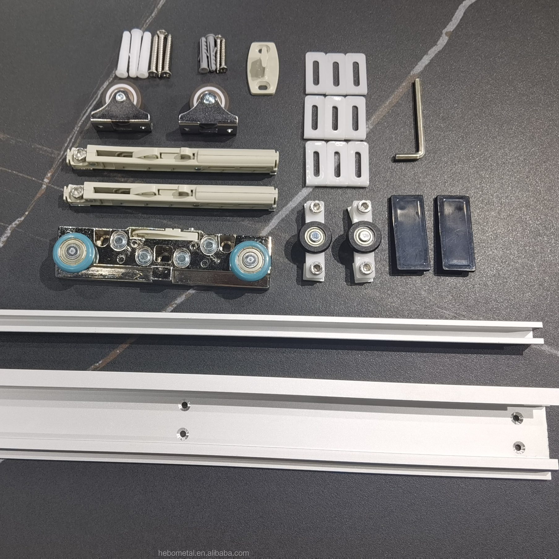 Мягкая закрывающаяся карманная система раздвижных дверей Скрытая направляющая для раздвижных деревянных дверей комплект оборудования для раздвижных дверей сарая