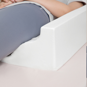 OEM ODM R-förmiges Medizinisches Drehkissen mit Rutschfester Granulatbasis Pflegekissen für Bettlägerige Patienten 55cmx25cmx15cm - Product Image 1