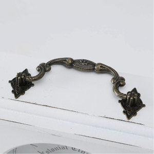 Vintage Style <strong>White</strong> Distressed Finish Wood <strong>Mantel</strong> <strong>Clock</strong> with Roman Numerals Quartz Movement - Product Image 5