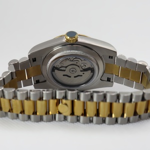Reloj de Lujo con Movimiento Automático, Diseño Retro Dorado, Reloj de Hombre Estilo Ejecutivo, Acero Inoxidable, Resistente al Agua, Reloj de Buceo - Product Image 6