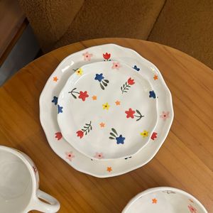 Vente en gros d'assiettes en céramique irrégulières moulées à la main, assiettes à dessert, assiettes à salade et assiettes à dîner - Product Image 5