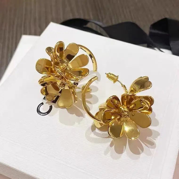 2024 Hot Selling Fashion Brand 18k Gold Plated Latest Style Aretes Designer Big Geometric Flower Earrings Famous Jewelry