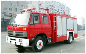Camiones <span class=keywords><strong>de</strong></span> <span class=keywords><strong>Bomberos</strong></span> Dongfeng 4x4 con Cabrestante Eléctrico Delantero <span class=keywords><strong>de</strong></span> 5 Toneladas y Tanque <span class=keywords><strong>de</strong></span> Agua - Product Image 5