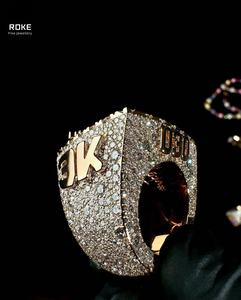 カスタム9K-18Kゴールド/ローズゴールドラボダイヤモンドチャンピオンシップリング、爪留め＆モザイクセッティング、IGI/GIA鑑定書付き - Product Image 5