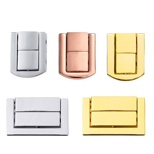 ตัวล็อคแบบวงแหวน D ขนาดกลาง ผลิตจากโลหะผสมสังกะสี ยี่ห้อ Guanyan ขนาด 25x32 มม. สำหรับกล่องซิการ์และกล่องไวน์ - Product Image 1