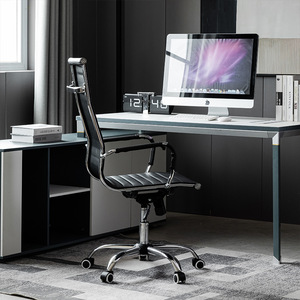 Silla de Oficina de Cuero con Respaldo Alto, Ergonómica, Altura Ajustable, Silla Ejecutiva con Reposabrazos Fijos y Base de Acero - Product Image 4
