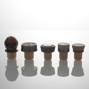 Tapón de Botella de Licor de Madera Grabada de 19.5mm 21.5mm con Forma de T para Botellas de Alcohol, Tequila, Vodka y Ginebra - Product Image 2