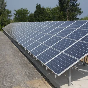 Neues Solar-Autoplatz-Rack-System aus Aluminium für Wohngebäude mit Solarpanel auf dem Dach