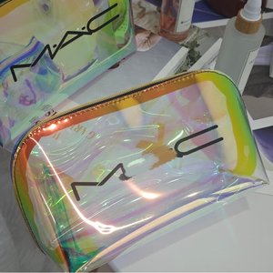 Trousse de toilette grande capacité, imperméable, en TPU holographique, avec couture - Product Image 2