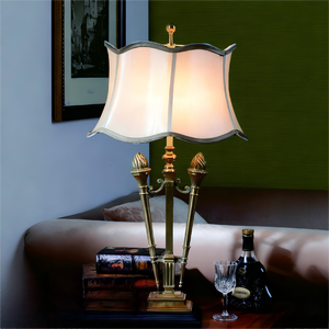 Đèn bàn bằng đồng thau nguyên khối, đế hình bình, bề mặt đánh bóng, chao đèn xếp ly cổ điển, đèn để bàn cho phòng khách sạn cao cấp - Product Image 2