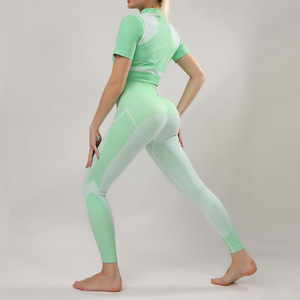 Completo Yoga Elastico a Due Pezzi Traspirante con Top Sportivo Leggero ad Asciugatura Rapida per Corsa, <span class=keywords><strong>Tuta</strong></span> Sportiva <span class=keywords><strong>Aderente</strong></span> Modellante - Product Image 2