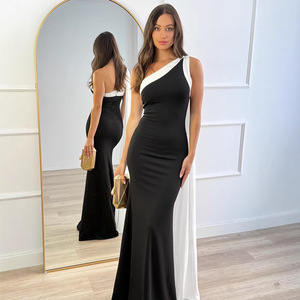 Elegante Vestido Maxi de Un Solo Hombro con Bloques de Color, Espalda Descubierta, Cintura Ajustada y Diseño en Contraste para Noche - Product Image 1