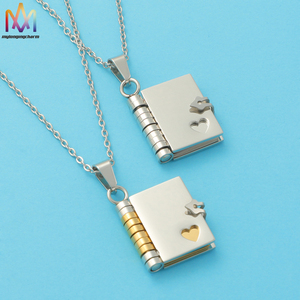 Nouveau design de collier pendentif livre étanche et ouvert Mini collier de couple avec médaillon de livre d'amour vente en gros de bijoux de mode - Product Image 1