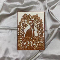 Carte d'invitation de mariage artisanale de luxe en bois découpée au laser avec nœud papillon doré à chaud, bois de qualité supérieure