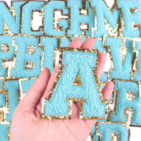 Écusson de broderie personnalisé en gros bricolage lettre à repasser à capuche patchs en chenille de couleur arc-en-ciel