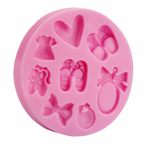 Molde de silicona DIY con gráfico de forma redonda, diseño clásico y popular de dibujos animados, para calzado de bebé niña (pantuflas, zapatos tipo babero con campana, lazo de corazón) - Product Image 3