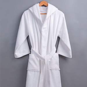 <span class=keywords><strong>Accappatoio</strong></span> Bianco con Cappuccio in <span class=keywords><strong>Cotone</strong></span> <span class=keywords><strong>100</strong></span>% Terry Unisex per Hotel e Spa, Accappatoi Personalizzati con Logo per Hotel - Product Image 6