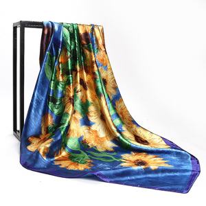 Sciarpa Oversize in <span class=keywords><strong>Chiffon</strong></span> Effetto Seta con Stampa Floreale Audace Blu e Gialla, 90cm Quadrata, per Donna, Viaggi e Attività all'Aperto - Product Image 6