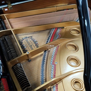 Piano de cola Samick GSD185E usado de primera calidad, con tacto suave de teclas, tono equilibrado de rango completo para estudio musical - Product Image 5