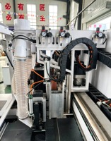 Centre d'usinage CNC six faces pour le travail du bois avec moteur et engrenages pour la fabrication de meubles sur mesure