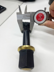 Pièces <span class=keywords><strong>de</strong></span> camion <span class=keywords><strong>de</strong></span> qualité originale, boulon <span class=keywords><strong>de</strong></span> moyeu <span class=keywords><strong>de</strong></span> <span class=keywords><strong>roue</strong></span> arrière, <span class=keywords><strong>goujon</strong></span> <span class=keywords><strong>de</strong></span> <span class=keywords><strong>roue</strong></span> WG9012340123 M23*1.5*140 pour SINOTRUK HOWO A7 T7H 70Mining - Product Image 4