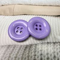 Kancing Resin Kustom Ramah Lingkungan Bulat Berwarna Resin 4-Lubang Kancing Flatback Multi-Warna Tepi Tipis Kancing Kemeja Plastik Poliester