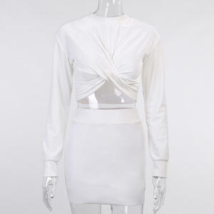Vente en gros de top court sexy pour femmes, ensemble de minijupe, robe de sport 2 pièces pour jeunes dames, hauts courts à la mode - Product Image 6