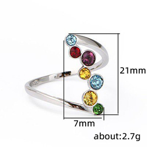 Anello Rotondo con Zirconi Colorati, Gioiello Minimalista ed Elegante per Donna, Uso Quotidiano, Regalo Chic - Product Image 3
