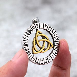 Collar nórdico de acero inoxidable con colgante de runas vikingas y diseño de nudo celta para hombre, joyería de regalo - Product Image 3