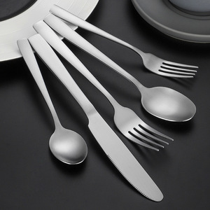 Juego de cubiertos de acero inoxidable de 5 piezas con mango cuadrado y revestimiento de titanio, duradero, para cocina occidental, uso doméstico y hotelero - Product Image 4
