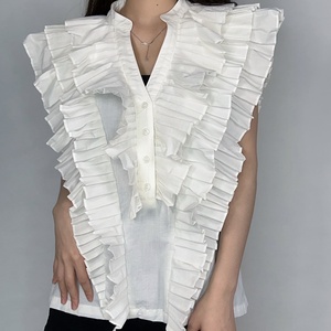 เสื้อผู้หญิง OEM แต่งระบายสีขาว ดีไซน์เสื้อเชิ้ตสีขาวแต่งระบายสุดหรู - Product Image 5