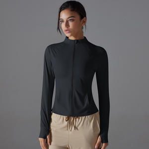 Veste d'entraînement pour femmes avec logo personnalisé en gros avec trous pour les pouces veste de yoga légère à fermeture éclair à manches longues athlétique Slim Fit hauts - Product Image 6