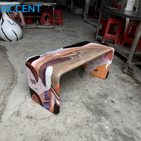 Banc en FRP peint à la main, tabouret d'appoint en fibre de verre en forme de U, table d'appoint artistique pour café, galerie d'art, design personnalisé disponible